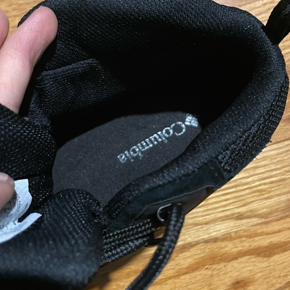 new in box Columbia Newton Ridge Plus II Waterproof Men's Hiking Boots (wide) - Picture 3 of 11